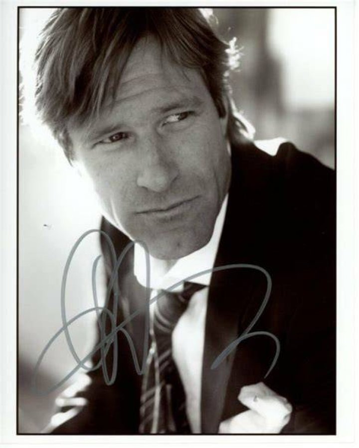 Aaron Eckhart Signed Photo