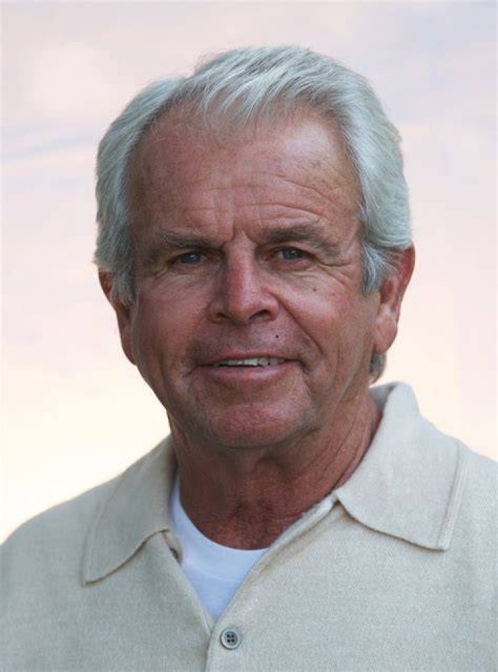 Actor William Devane's Net Worth, Wife, Son Death, Age Bio