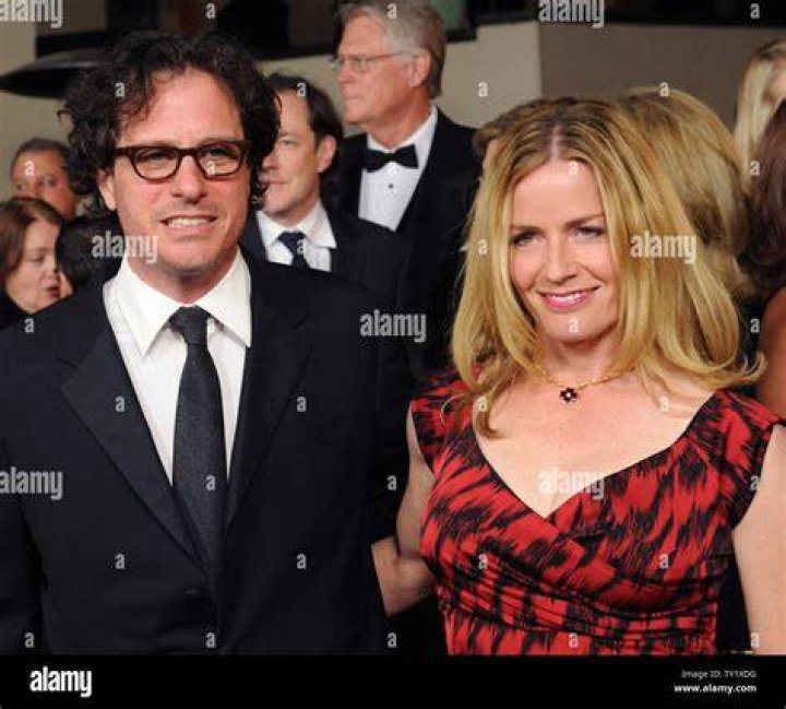 Exploring Elisabeth Shue Relationships