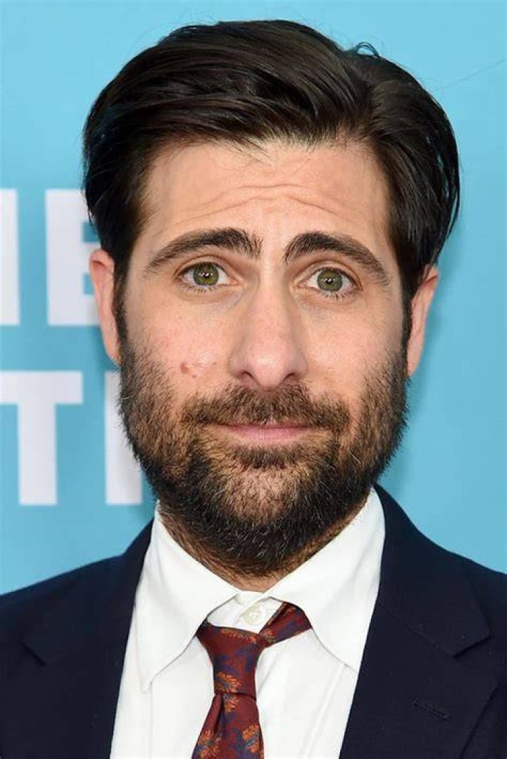 How Jason Schwartzman's Hunger Games Character Connects To Caesar Flickerman