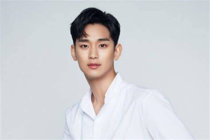 Kim Soo Hyun se separa de KeyEast tras la conclusi&oacute;n de su contrato