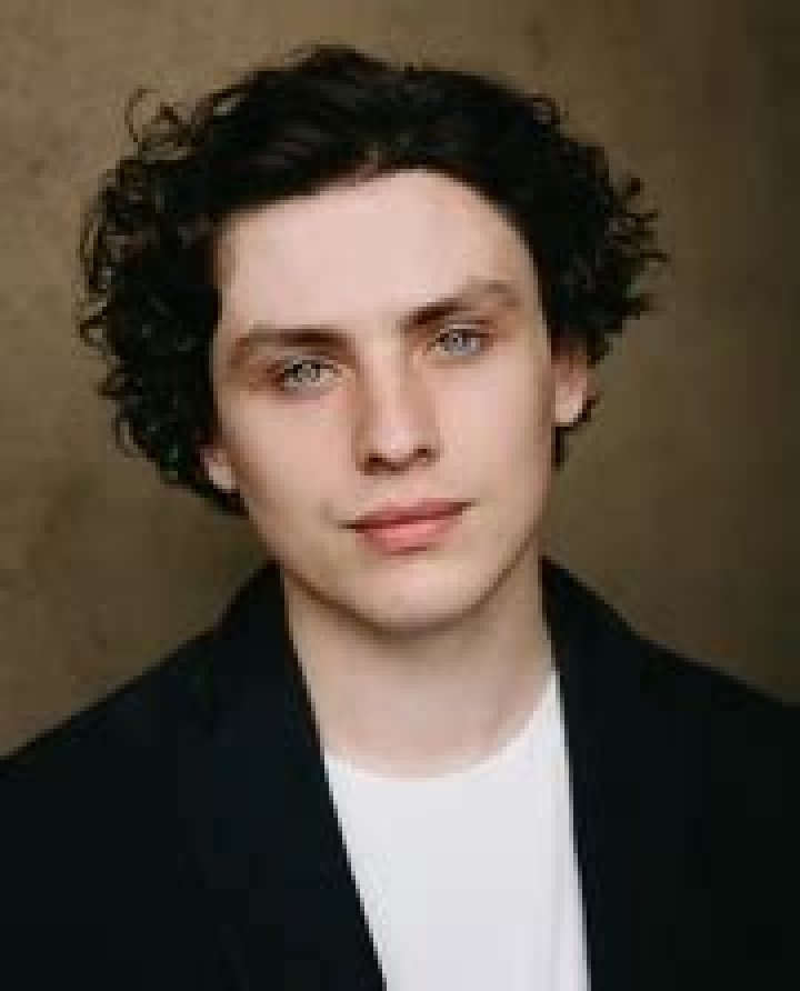 Max Lohan (Actor) Wiki, Bio, Age, Height, Weight, GF, Net Worth, Facts
