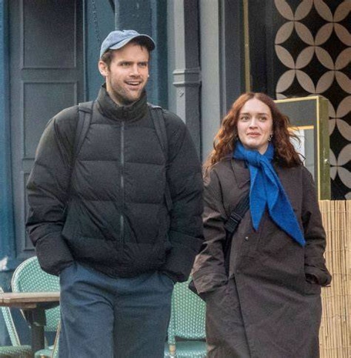 Olivia Cooke Out with her boyfriend Christopher Abbott in Paris07