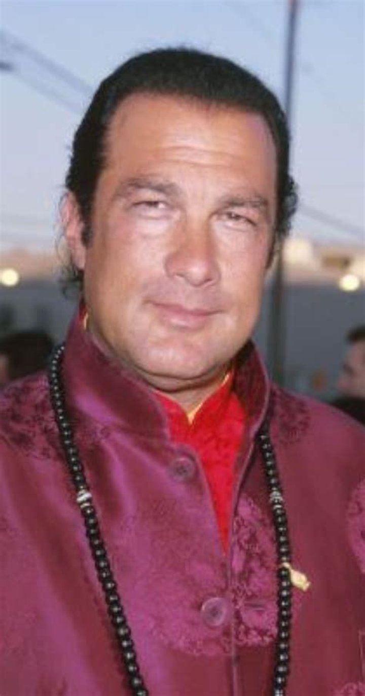 Steven Seagal reespomryir